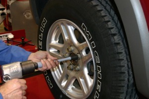 Cordless drill for tire change
