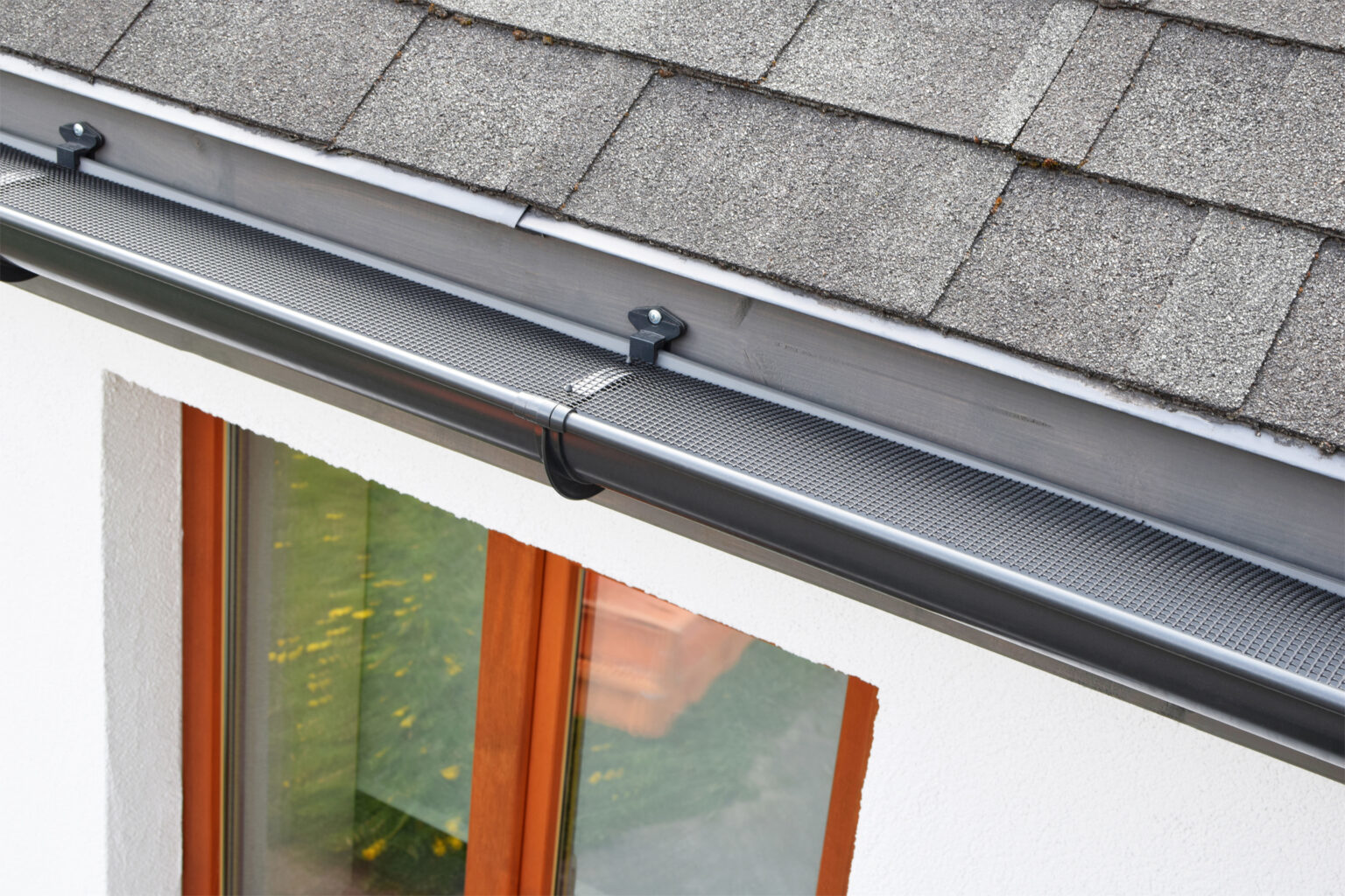 Top 10 Best Gutter Guards For The Money Of 2022 | Best For Consumer Reports